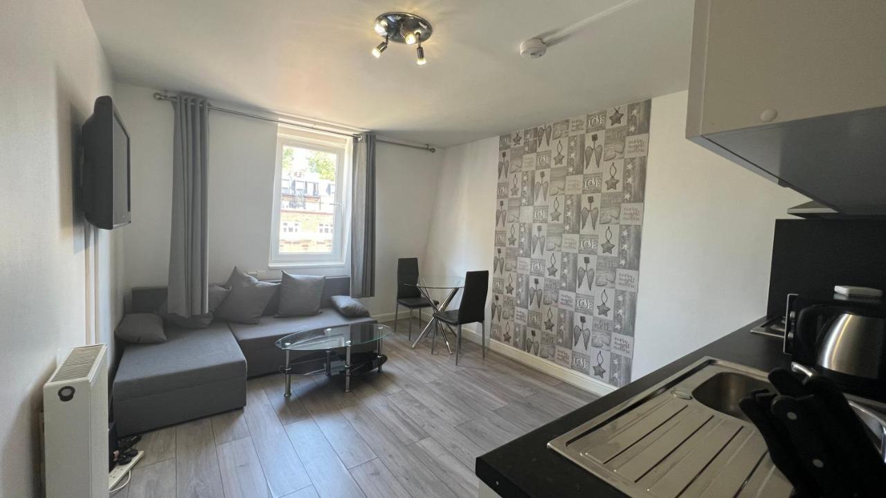 Comfy 2 Bedroom Apartments - Finchley Road, London Exterior photo